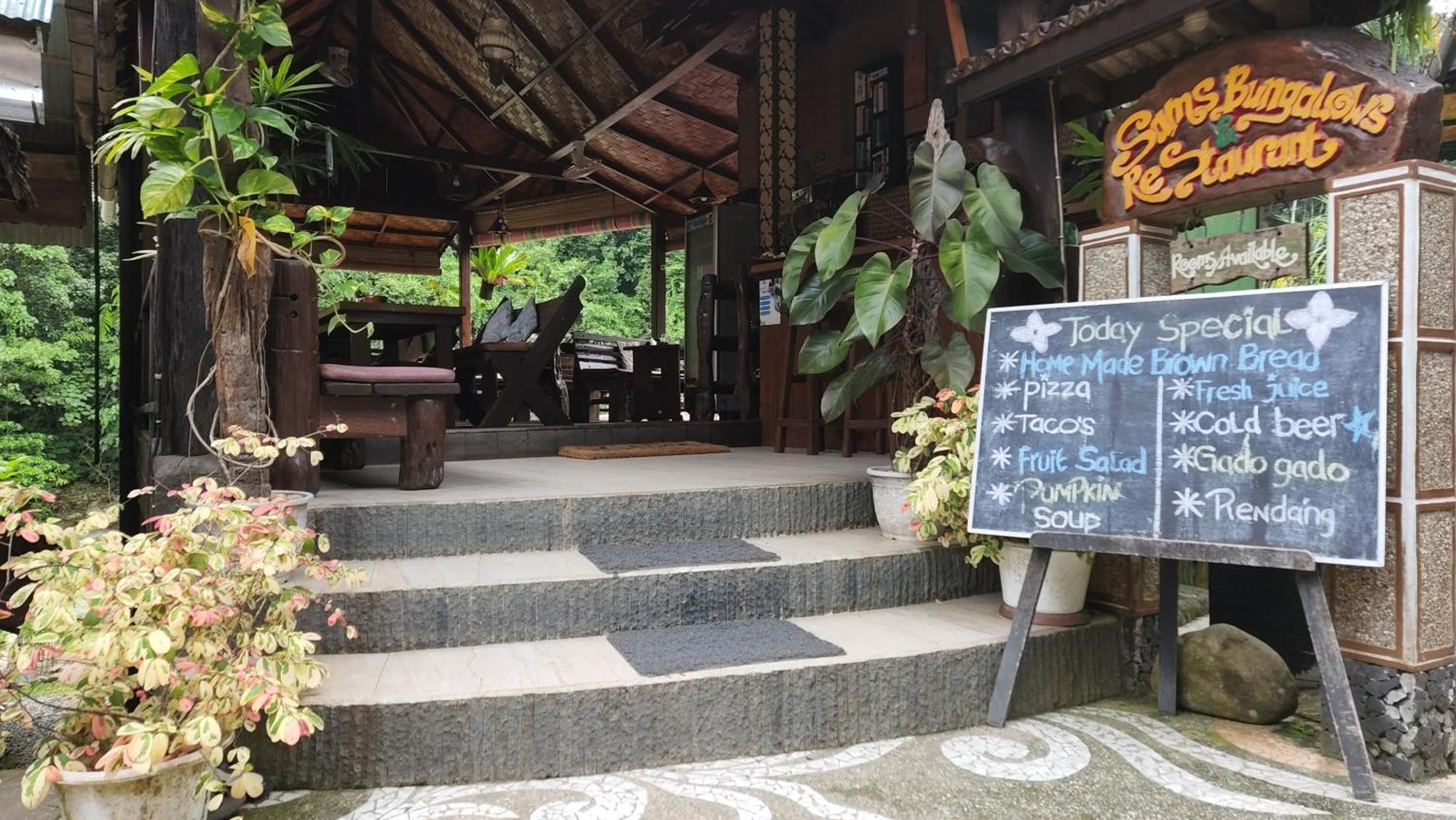 Sam'S Bungalows And Treks Bukit Lawang Exterior foto