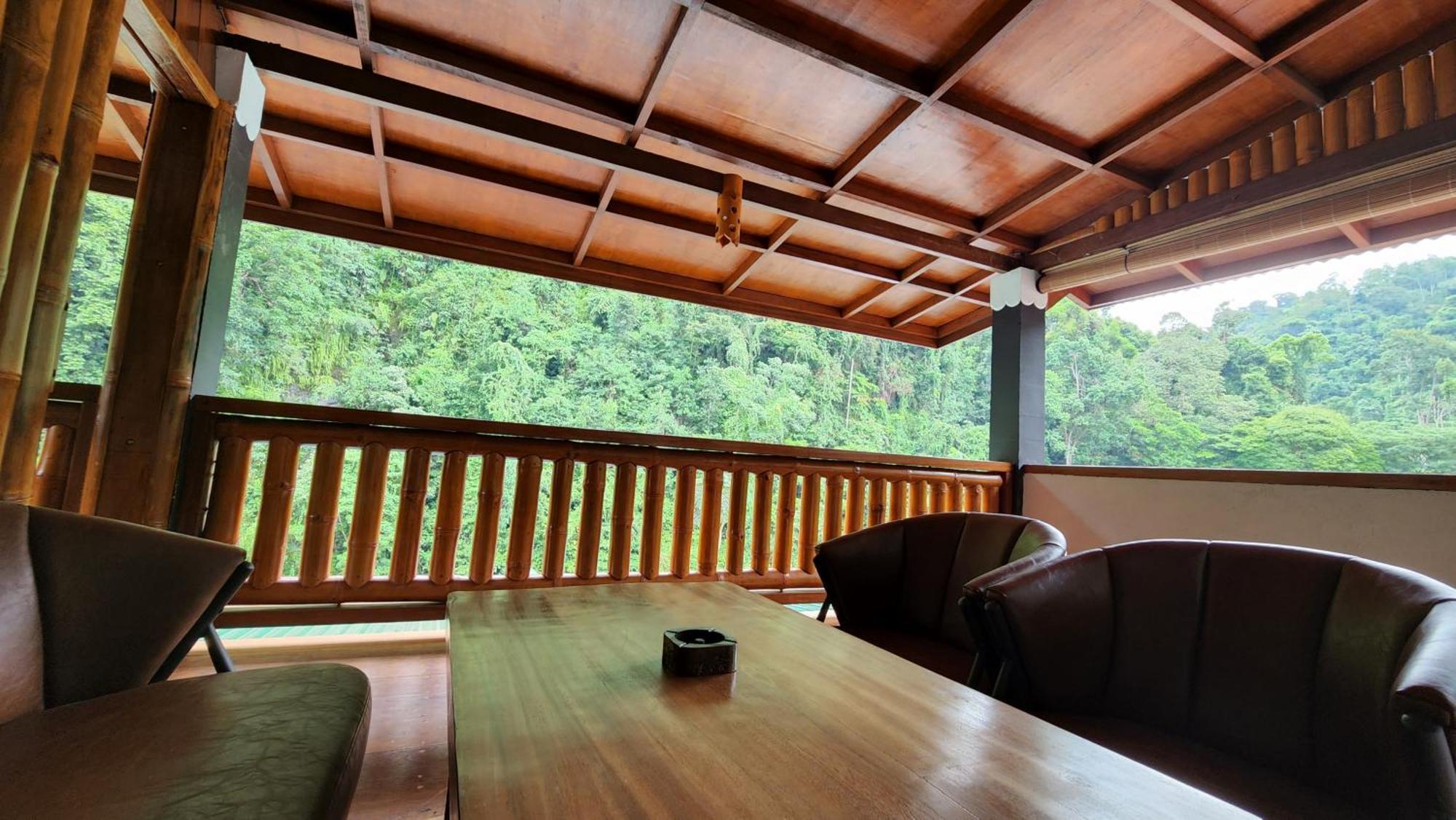 Sam'S Bungalows And Treks Bukit Lawang Exterior foto