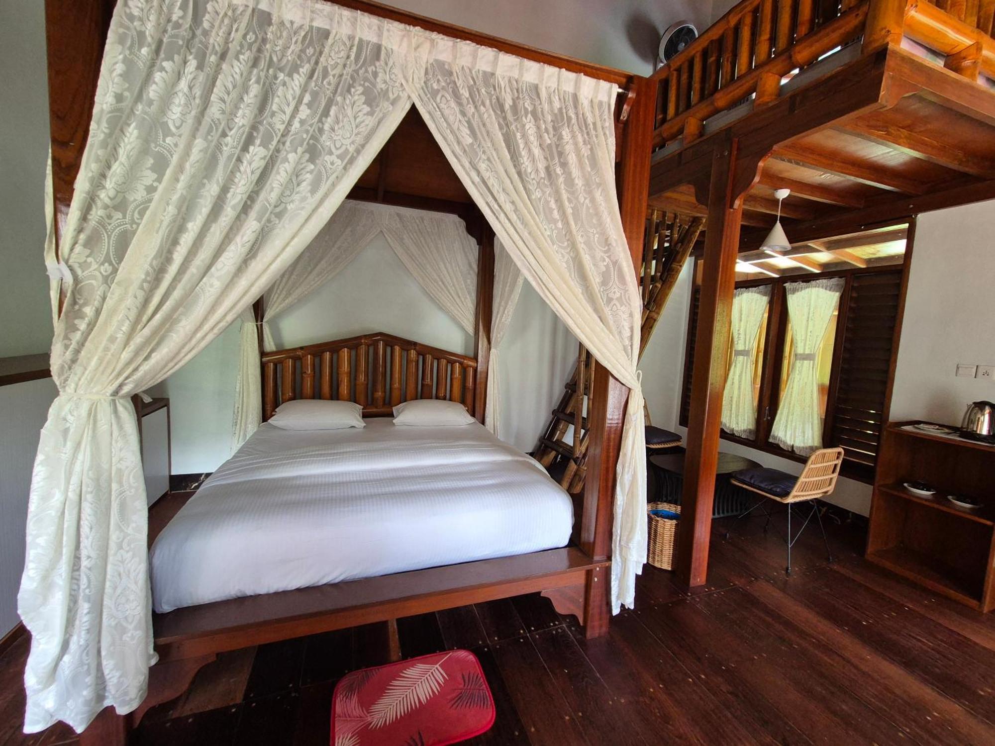 Sam'S Bungalows And Treks Bukit Lawang Exterior foto