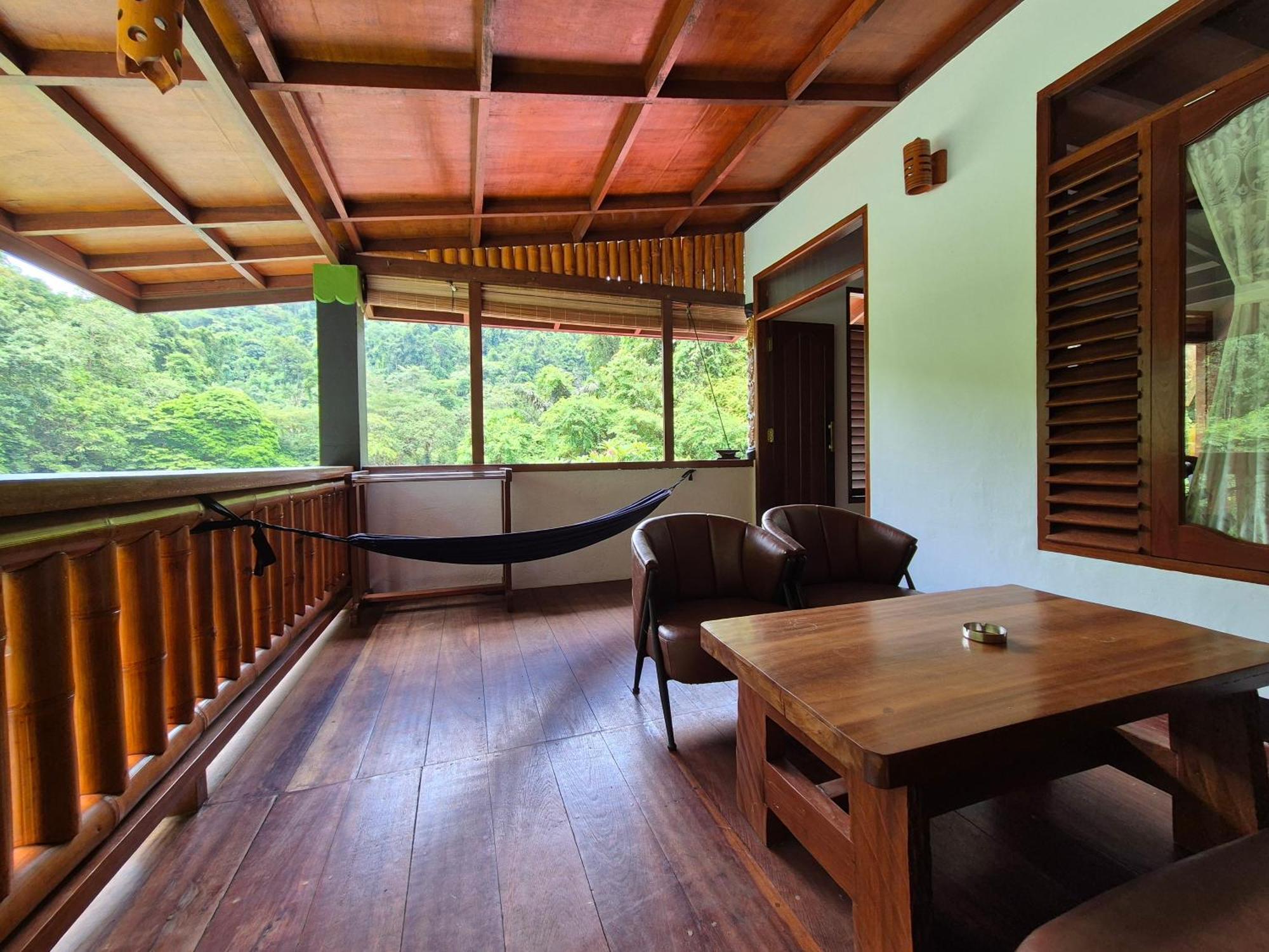 Sam'S Bungalows And Treks Bukit Lawang Exterior foto