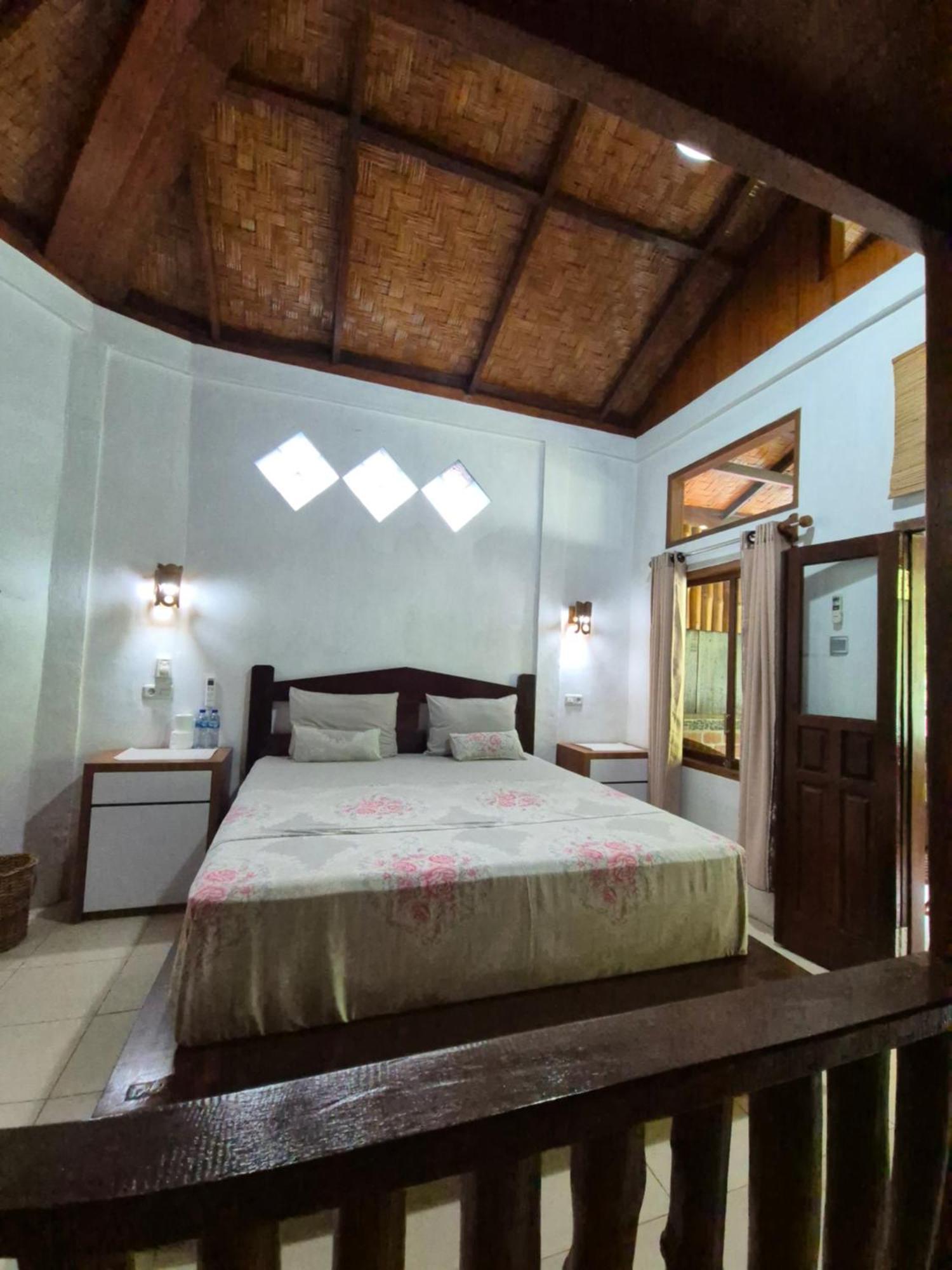Sam'S Bungalows And Treks Bukit Lawang Exterior foto